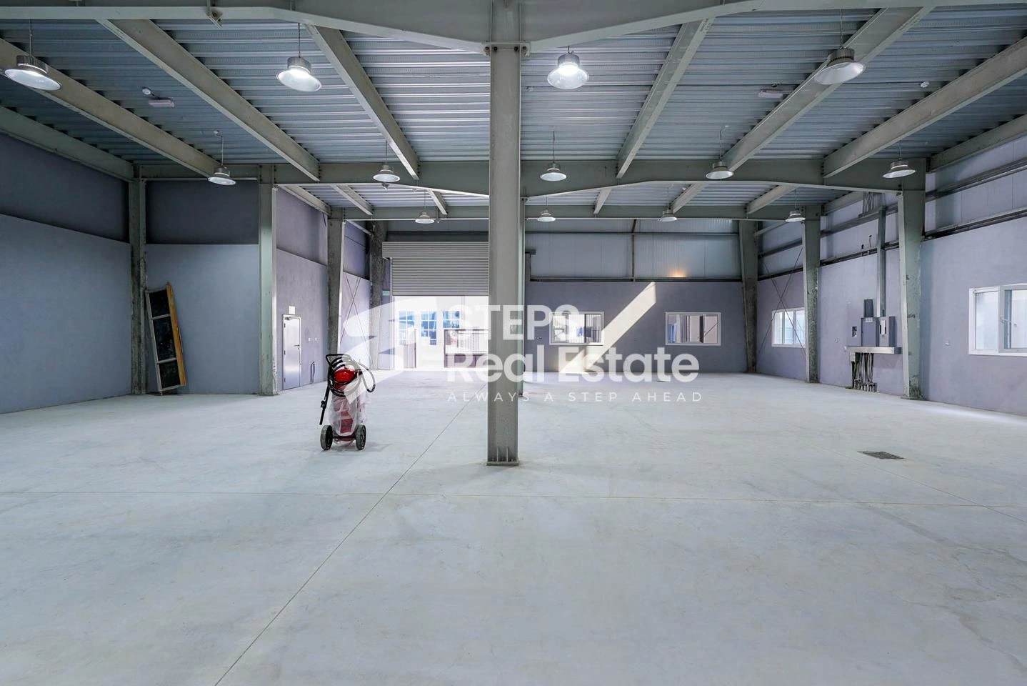 Licensed Food Warehouse w/ Office & rooms