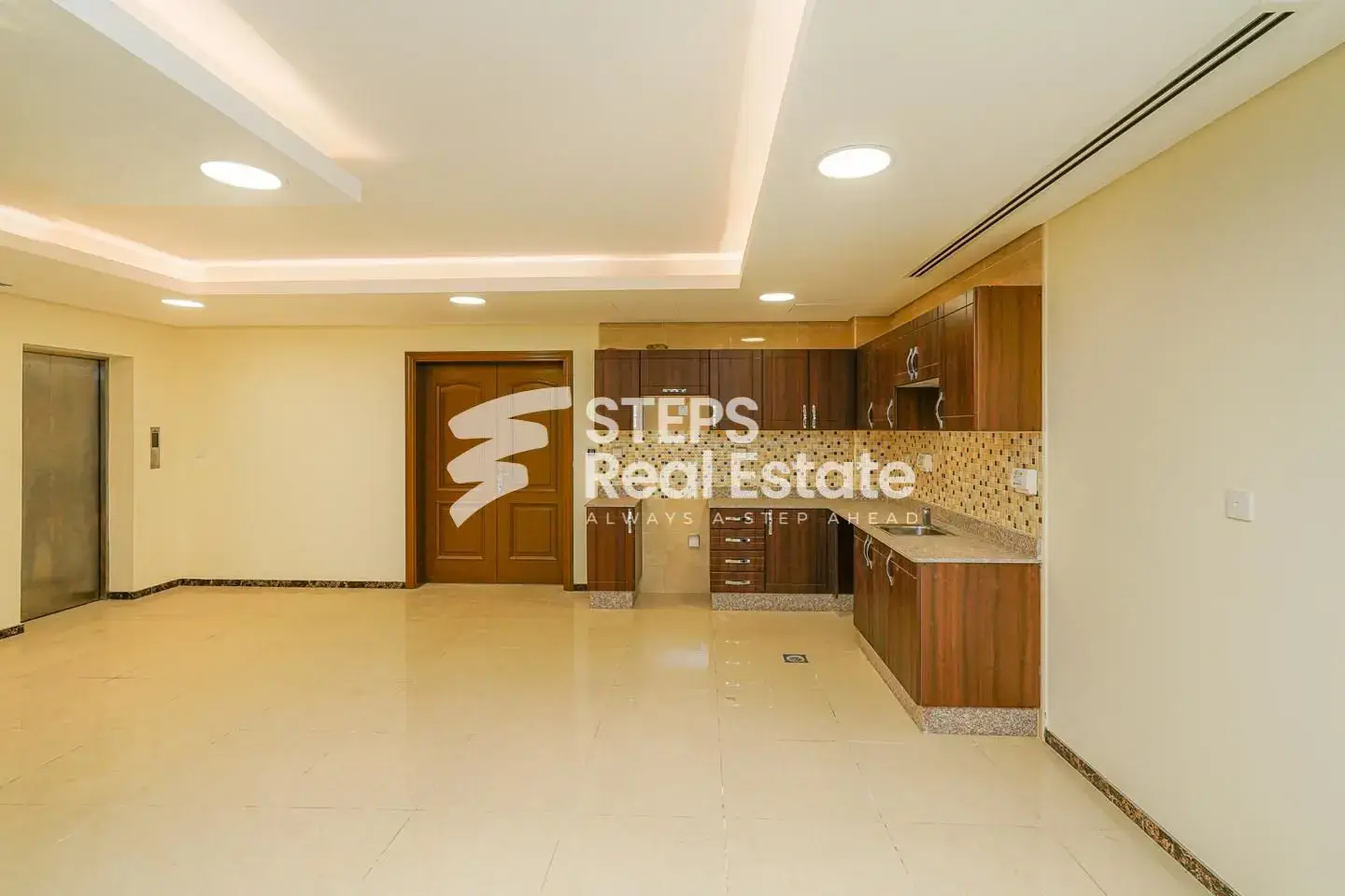 Luxurious Commercial Villa