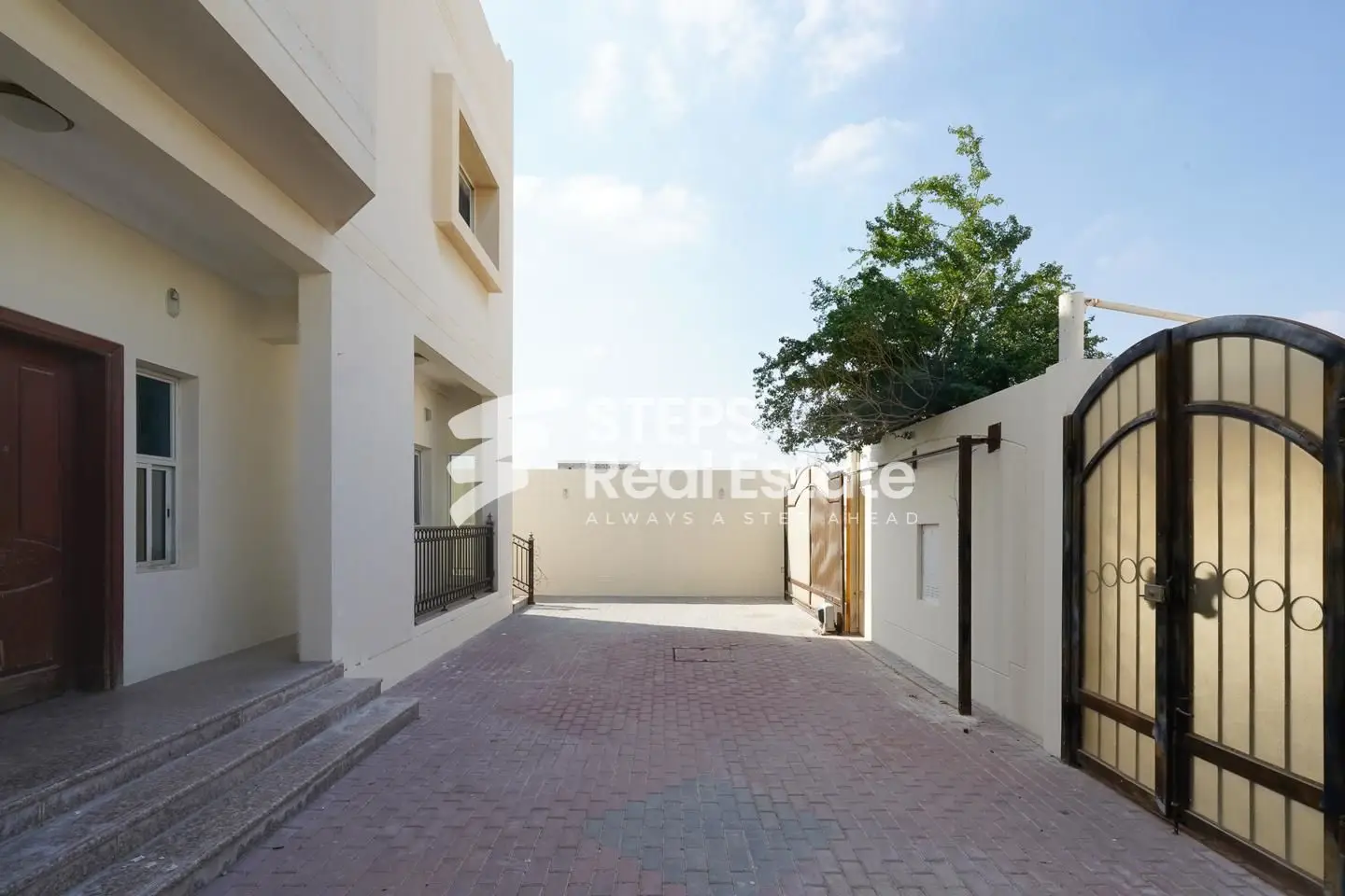 Spacious 5BHK + Maid's and Driver's Room Villa