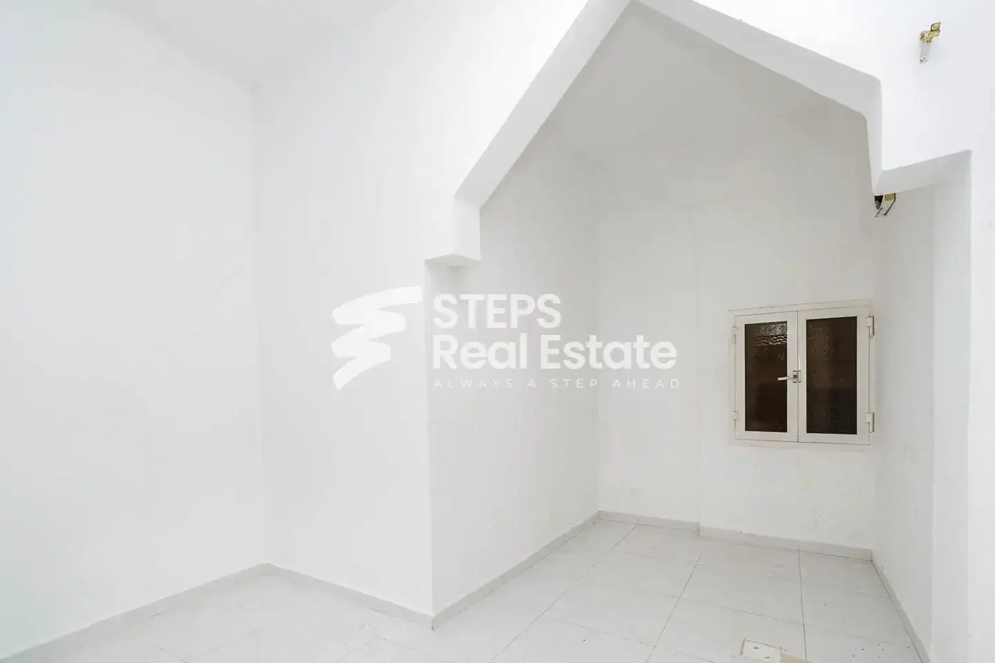 Al Khor Corniche Road Premium 9 BR Commercial Villa