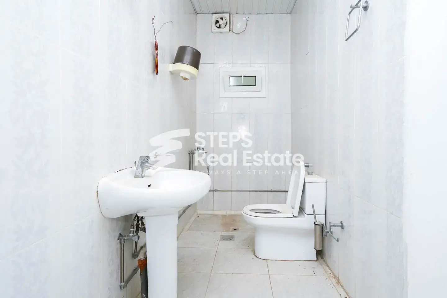 Al Khor Corniche Road Premium 9 BR Commercial Villa