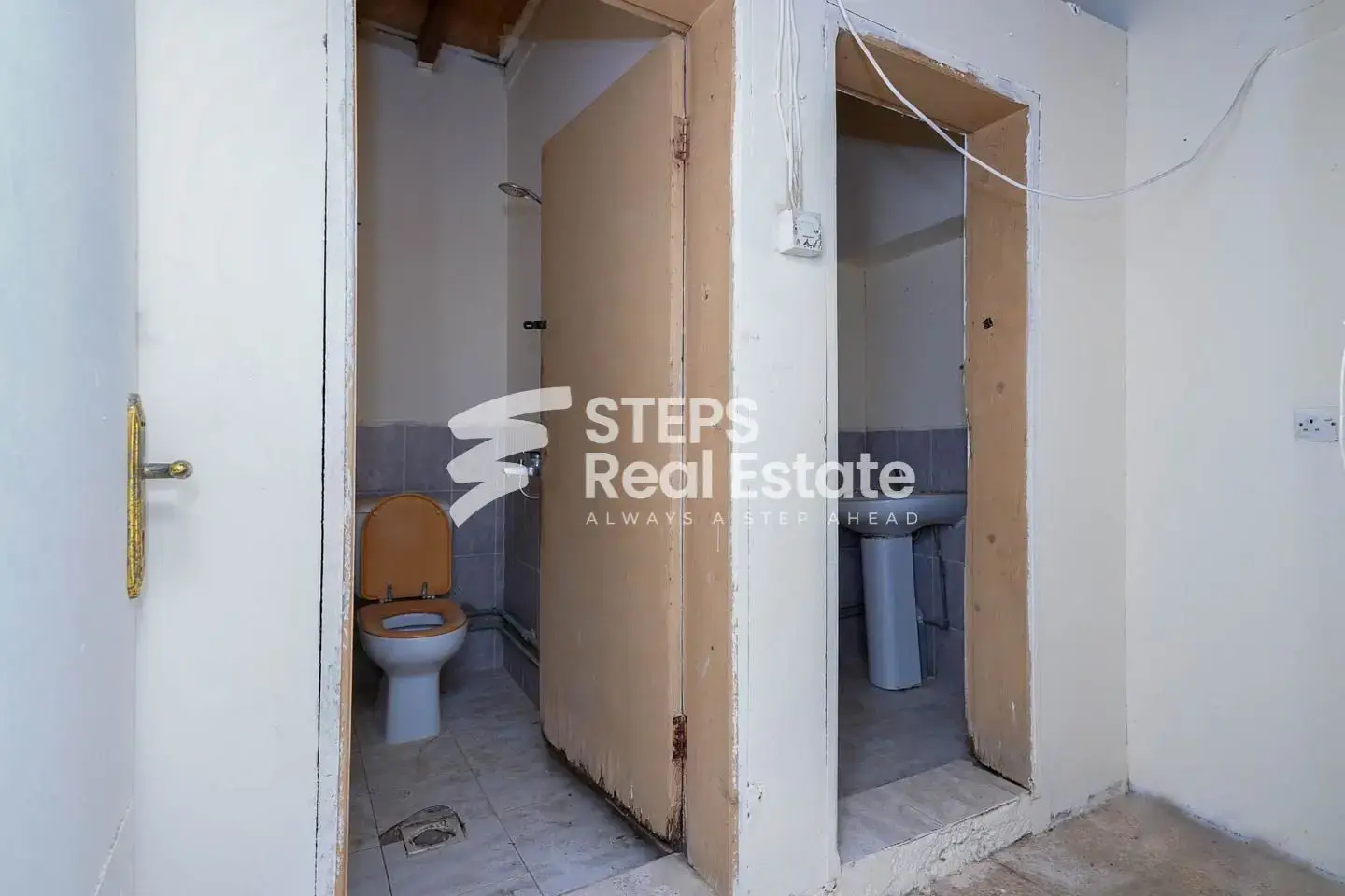 Al Khor Corniche Road Premium 9 BR Commercial Villa